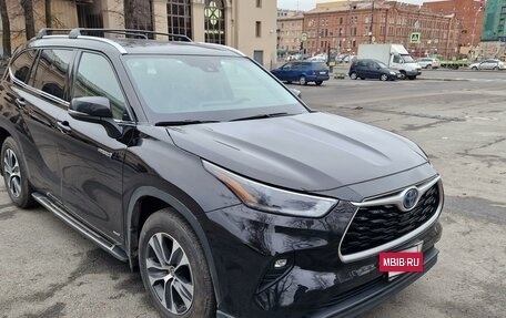 Toyota Highlander, 2021 год, 5 900 000 рублей, 2 фотография