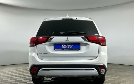 Mitsubishi Outlander III рестайлинг 3, 2021 год, 2 315 000 рублей, 5 фотография