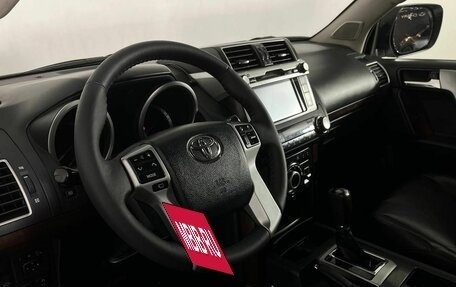 Toyota Land Cruiser Prado 150 рестайлинг 2, 2014 год, 3 180 000 рублей, 12 фотография