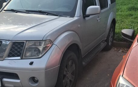 Nissan Pathfinder, 2005 год, 900 000 рублей, 1 фотография