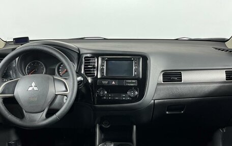 Mitsubishi Outlander III рестайлинг 3, 2012 год, 1 749 750 рублей, 14 фотография