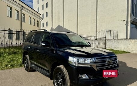 Toyota Land Cruiser 200, 2019 год, 7 980 000 рублей, 4 фотография