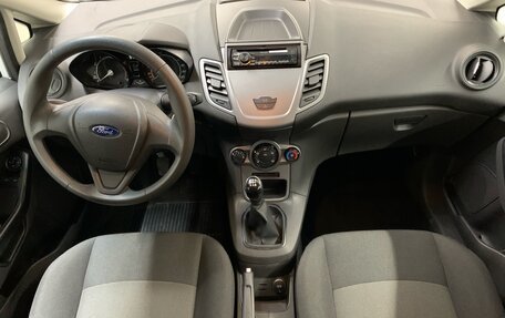 Ford Fiesta, 2015 год, 942 000 рублей, 11 фотография