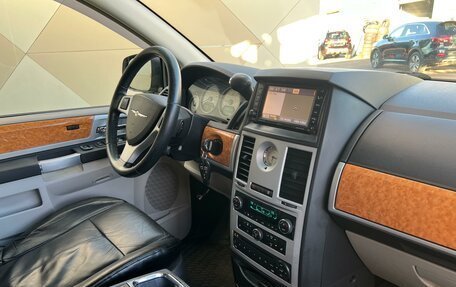 Chrysler Voyager IV, 2008 год, 1 050 000 рублей, 12 фотография