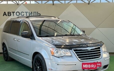 Chrysler Voyager IV, 2008 год, 1 050 000 рублей, 2 фотография