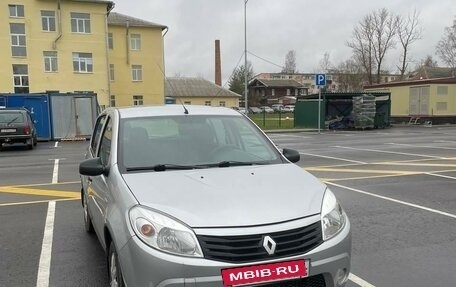 Renault Sandero I, 2013 год, 690 000 рублей, 2 фотография