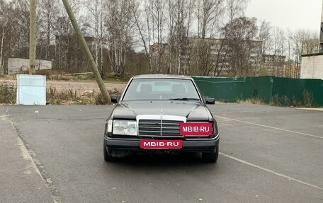 Mercedes-Benz E-Класс, 1992 год, 185 000 рублей, 2 фотография