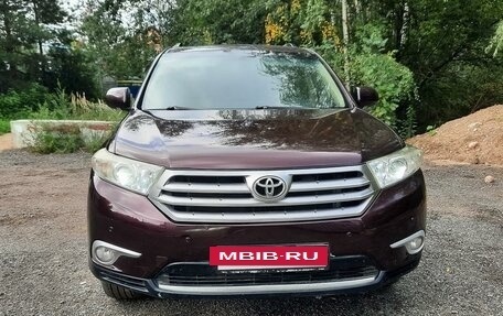 Toyota Highlander III, 2011 год, 2 055 000 рублей, 3 фотография