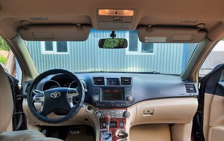 Toyota Highlander III, 2011 год, 2 055 000 рублей, 16 фотография