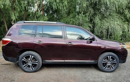 Toyota Highlander III, 2011 год, 2 055 000 рублей, 10 фотография