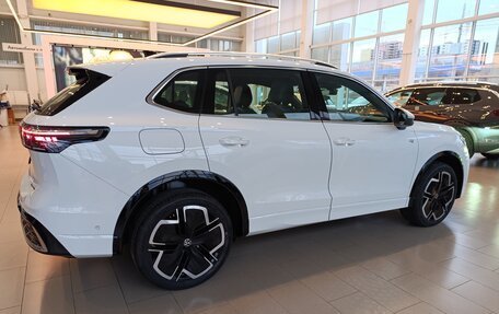 Volkswagen Tiguan, 2024 год, 6 750 000 рублей, 4 фотография