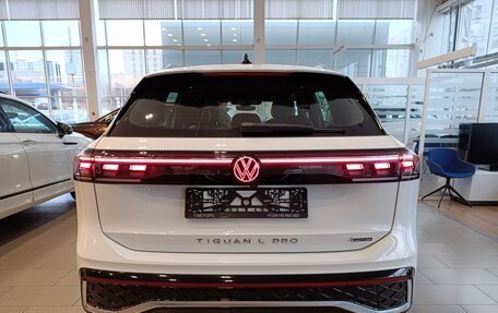 Volkswagen Tiguan, 2024 год, 6 750 000 рублей, 6 фотография