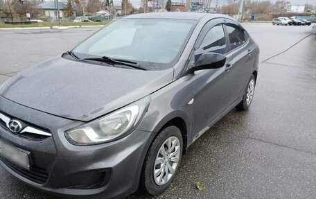 Hyundai Solaris II рестайлинг, 2012 год, 700 000 рублей, 7 фотография