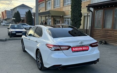 Toyota Camry, 2022 год, 3 850 000 рублей, 4 фотография