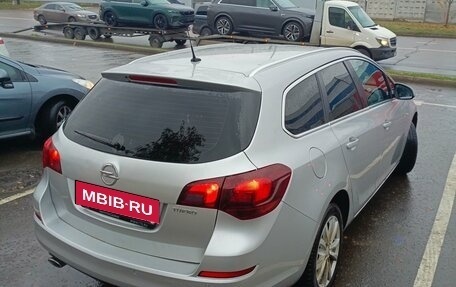 Opel Astra J, 2012 год, 760 000 рублей, 2 фотография