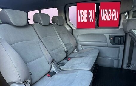 Hyundai H-1 II рестайлинг, 2012 год, 1 850 000 рублей, 14 фотография