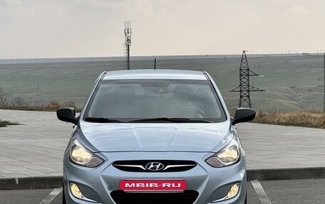 Hyundai Solaris II рестайлинг, 2011 год, 880 000 рублей, 2 фотография