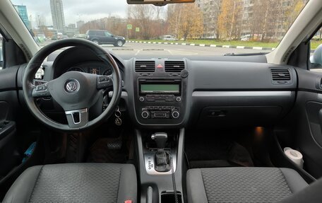 Volkswagen Jetta VI, 2010 год, 520 000 рублей, 11 фотография