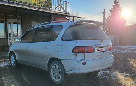 Toyota Ipsum II, 1998 год, 725 000 рублей, 2 фотография