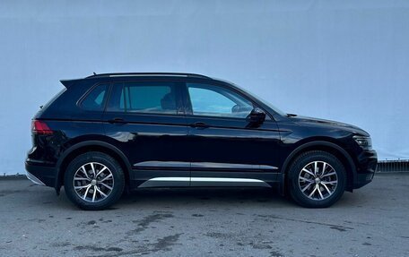 Volkswagen Tiguan II, 2019 год, 2 500 000 рублей, 4 фотография