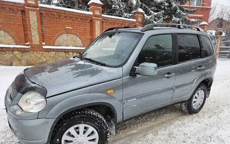 Chevrolet Niva I рестайлинг, 2010 год, 565 000 рублей, 3 фотография