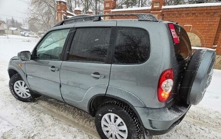 Chevrolet Niva I рестайлинг, 2010 год, 565 000 рублей, 4 фотография