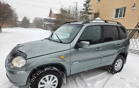 Chevrolet Niva I рестайлинг, 2010 год, 565 000 рублей, 31 фотография