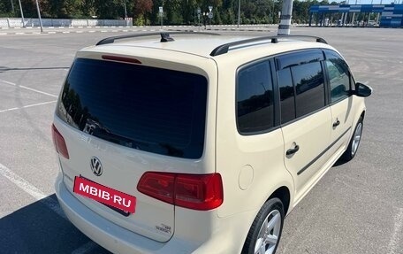 Volkswagen Touran III, 2014 год, 1 295 000 рублей, 3 фотография