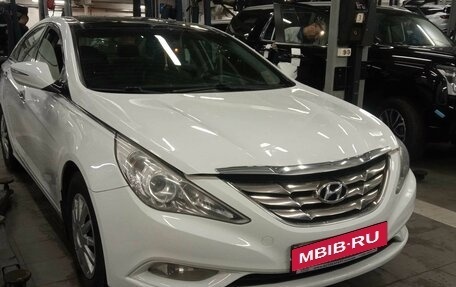 Hyundai Sonata VI, 2011 год, 1 150 000 рублей, 2 фотография