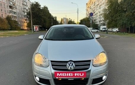 Volkswagen Jetta VI, 2011 год, 790 000 рублей, 11 фотография