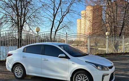 KIA Rio IV, 2018 год, 1 500 000 рублей, 2 фотография