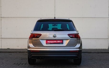 Volkswagen Tiguan II, 2017 год, 2 645 000 рублей, 4 фотография