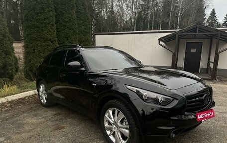 Infiniti QX70, 2014 год, 2 800 000 рублей, 2 фотография