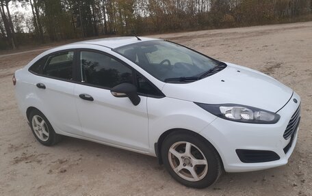 Ford Fiesta, 2015 год, 850 000 рублей, 9 фотография