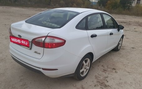 Ford Fiesta, 2015 год, 850 000 рублей, 14 фотография