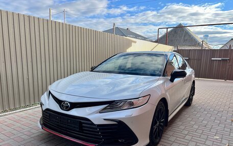 Toyota Camry, 2021 год, 3 430 000 рублей, 2 фотография