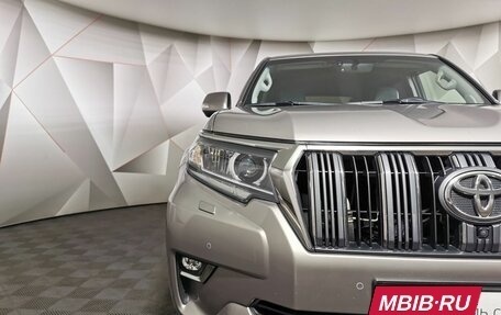 Toyota Land Cruiser Prado 150 рестайлинг 2, 2020 год, 5 799 700 рублей, 17 фотография