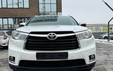 Toyota Highlander III, 2014 год, 3 155 000 рублей, 18 фотография