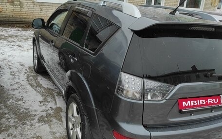 Mitsubishi Outlander III рестайлинг 3, 2008 год, 1 400 000 рублей, 2 фотография