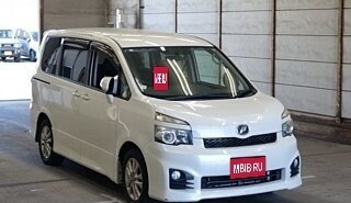 Toyota Voxy II, 2010 год, 2 060 000 рублей, 1 фотография