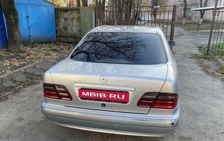 Mercedes-Benz E-Класс, 1997 год, 680 000 рублей, 2 фотография