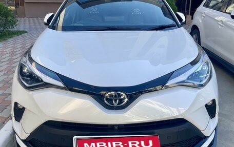 Toyota C-HR I рестайлинг, 2020 год, 2 580 000 рублей, 2 фотография