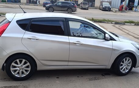 Hyundai Solaris II рестайлинг, 2013 год, 830 000 рублей, 2 фотография