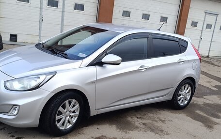 Hyundai Solaris II рестайлинг, 2013 год, 830 000 рублей, 6 фотография