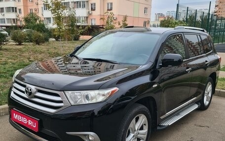 Toyota Highlander III, 2012 год, 2 500 000 рублей, 1 фотография