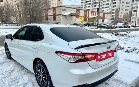 Toyota Camry, 2021 год, 3 700 000 рублей, 2 фотография