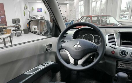 Mitsubishi L200 IV рестайлинг, 2011 год, 1 699 000 рублей, 20 фотография