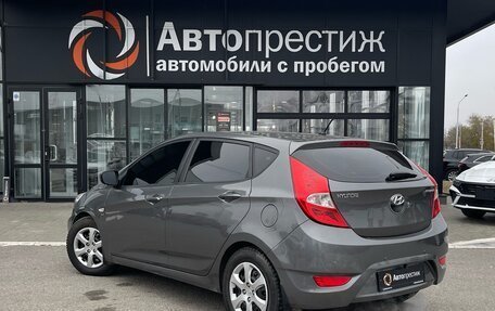 Hyundai Solaris II рестайлинг, 2011 год, 850 000 рублей, 4 фотография