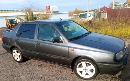 Volkswagen Vento, 1993 год, 220 000 рублей, 2 фотография