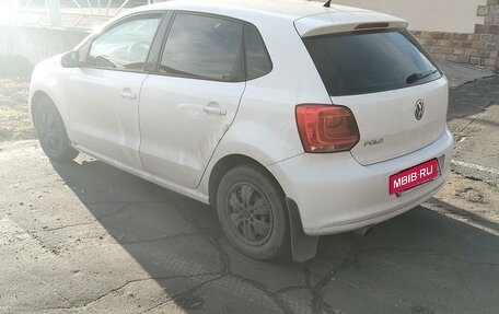 Volkswagen Polo VI (EU Market), 2011 год, 900 000 рублей, 2 фотография